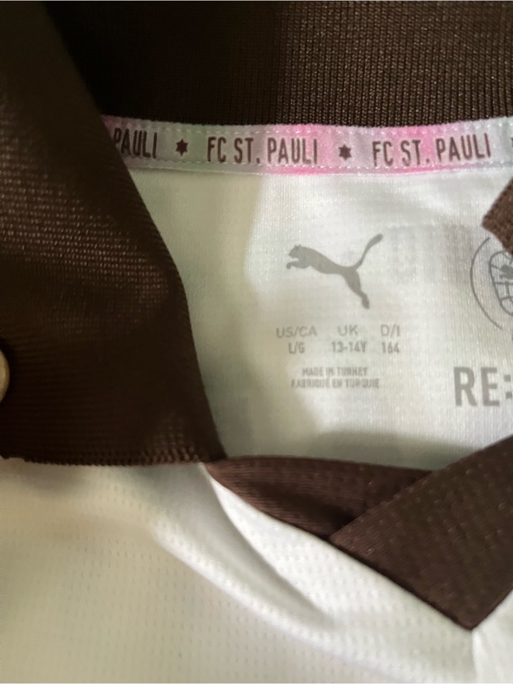Super cool FC St. Pauli home jersey from the 2025 - 2026 season. - Picture 3 of 5